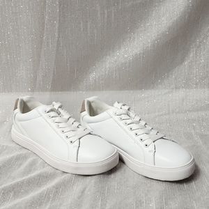 White Low Profile Sneakers (Sz 7)
